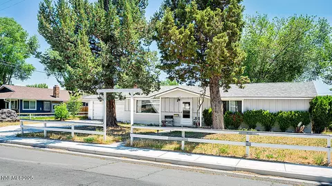 1009 E Robinson St, Carson City, NV 89701
