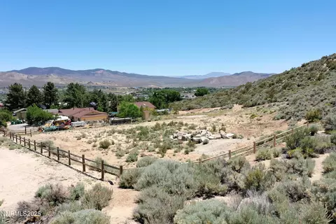 633 W Clearview Dr, Carson City, NV 89703