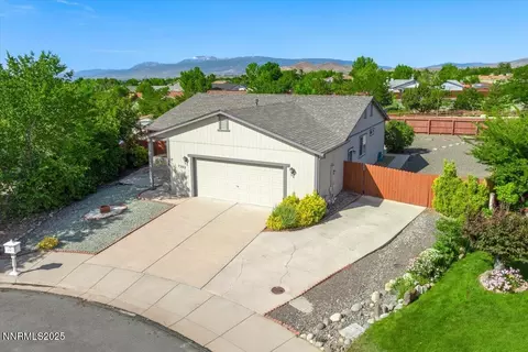 7202 Leonardo Ct, Sun Valley, NV 89433