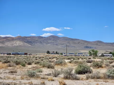 6715 Elm St, Silver Springs, NV 89429