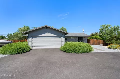 42 S Amanda Cir, Sparks, NV 89436