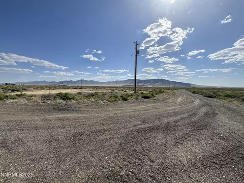 255 Rabbit Ln, Winnemucca, NV 89445