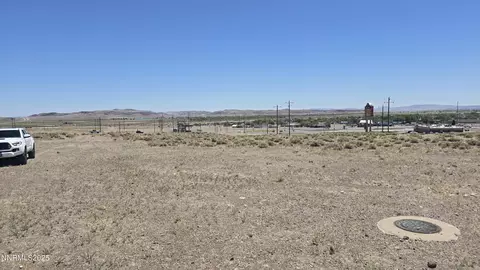 1295 Mountain Dr, Silver Springs, NV 89429