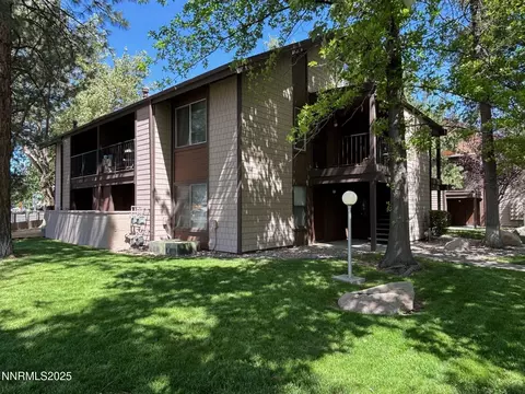 1465 E Peckham Ln #53, Reno, NV 89502
