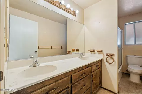 Bath - 2000 E Clearview Dr, Carson City, NV 89701 photo 3 of 3
