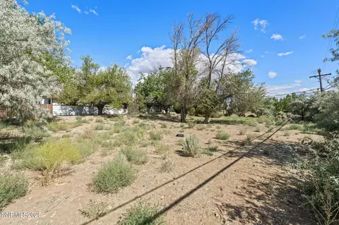 Exterior - 2000 E Clearview Dr, Carson City, NV 89701 photo 11 of 14