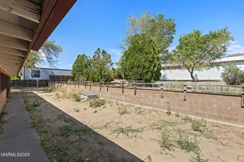 Exterior - 2000 E Clearview Dr, Carson City, NV 89701 photo 9 of 14