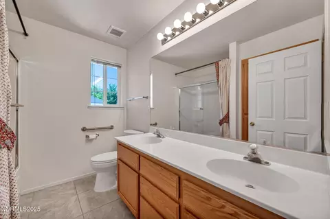 Bath - 2159 Shadow Brook Ct, Carson City, NV 89703 photo 1 of 7