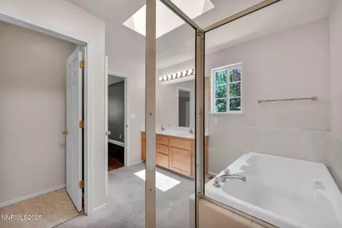 Bath - 2159 Shadow Brook Ct, Carson City, NV 89703 photo 6 of 7