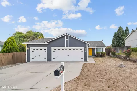 7420 Lindsey Ln, Sparks, NV 89436