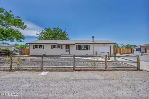 40 Granada St, Fernley, NV 89408