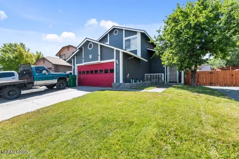 6715 Canoe Hill Dr, Sparks, NV 89436