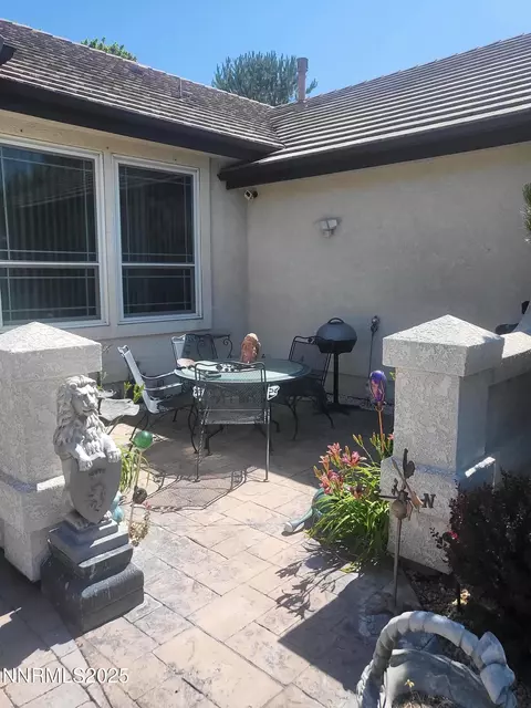 876 Mahogany Dr, Minden, NV 89423