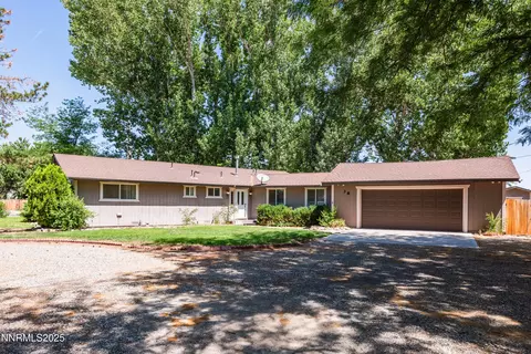 38 Willow Dr, Yerington, NV 89447