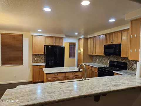 Kitchen - 10079 Cascade Falls Dr, Reno, NV 89521 photo 2 of 2