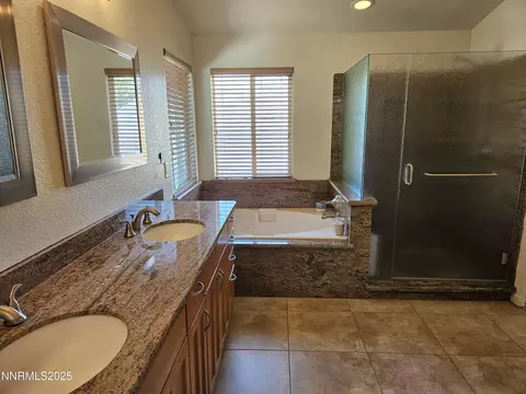 Bath - 10079 Cascade Falls Dr, Reno, NV 89521 photo 3 of 4