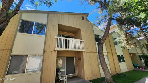2300 Dickerson Rd #16, Reno, NV 89503