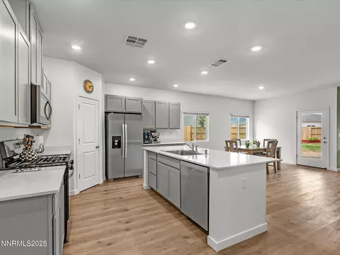 706 Ruby Valley Ct, Dayton, NV 89403 photo 9