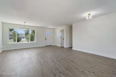 Living - 684 Carson River Dr, Fallon, NV 89406 photo 5 of 11