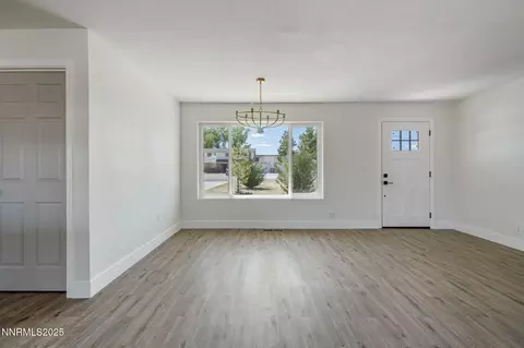Living - 684 Carson River Dr, Fallon, NV 89406 photo 7 of 11