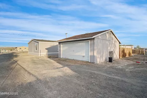 2845 Talapoosa St, Silver Springs, NV 89429