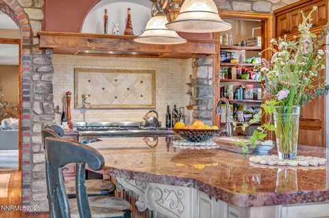 Kitchen - 186 Carleton Ct, Reno, NV 89511 photo 6 of 8