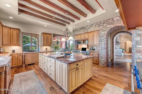 Kitchen - 186 Carleton Ct, Reno, NV 89511 photo 7 of 8