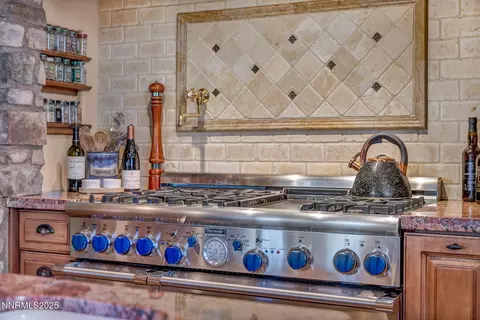 Kitchen - 186 Carleton Ct, Reno, NV 89511 photo 2 of 8