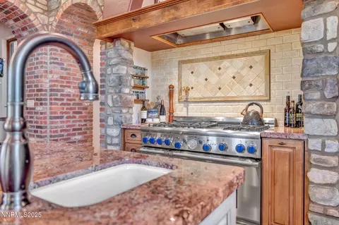 Kitchen - 186 Carleton Ct, Reno, NV 89511 photo 1 of 8