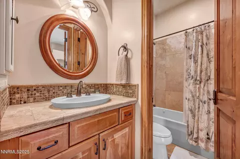Bath - 186 Carleton Ct, Reno, NV 89511 photo 4 of 4