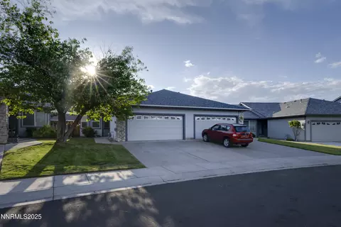 3082 Doubletree Ln, Carson City, NV 89701