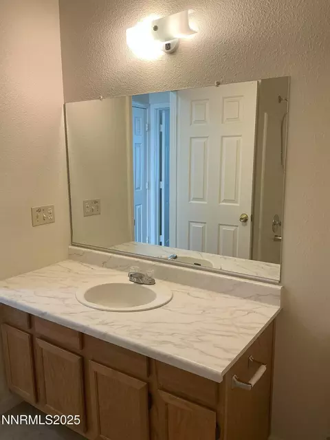 Bath - 3913 Pheasant Dr, Carson City, NV 89701 photo 1 of 1