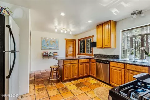 Kitchen - 170 Pine Dr, Stateline, NV 89449 photo 3 of 5