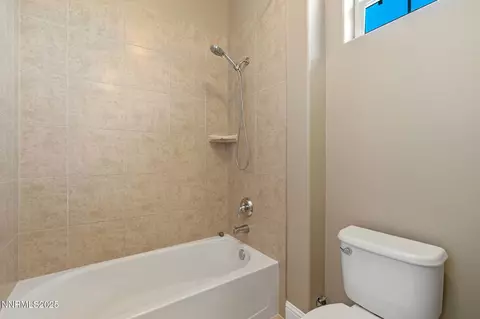 Bath - 2725 Foxhunter Ln, Reno, NV 89521 photo 7 of 7