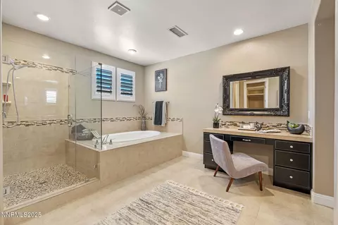 Bath - 2725 Foxhunter Ln, Reno, NV 89521 photo 4 of 7