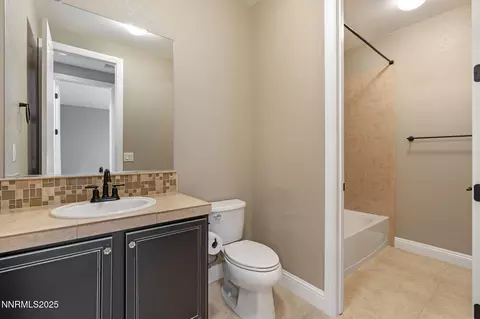 Bath - 2725 Foxhunter Ln, Reno, NV 89521 photo 1 of 7