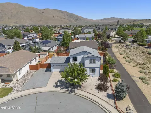 18201 Silverleaf Ct, Reno, NV 89508