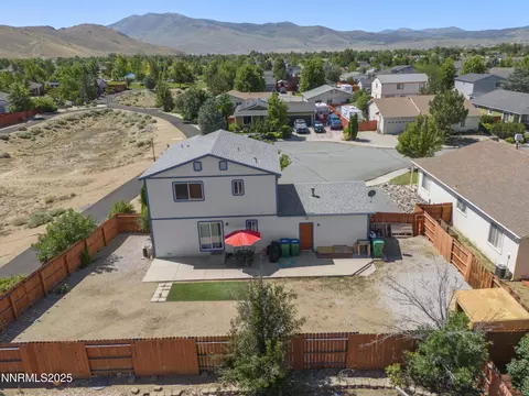 View/Area - 18201 Silverleaf Ct, Reno, NV 89508 photo 3 of 5