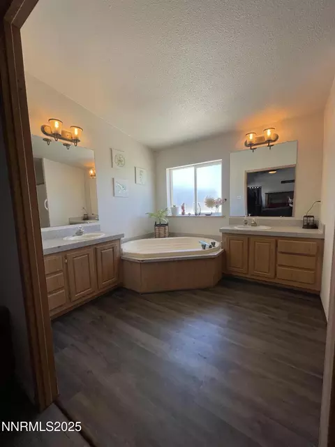 Bath - 2405 Silas St, Fallon, NV 89406 photo 1 of 3