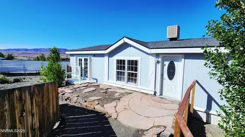 4960 Skyline Dr, Silver Springs, NV 89429