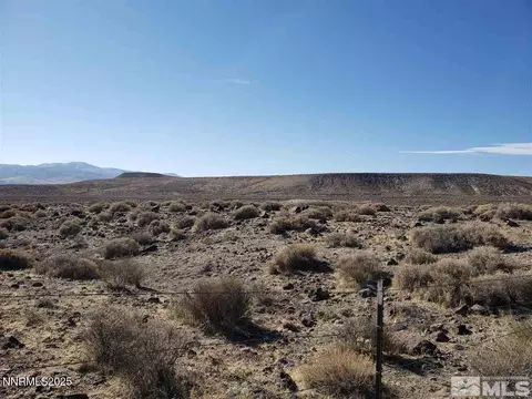 3325 Sapphire Rd, Silver Springs, NV 89429