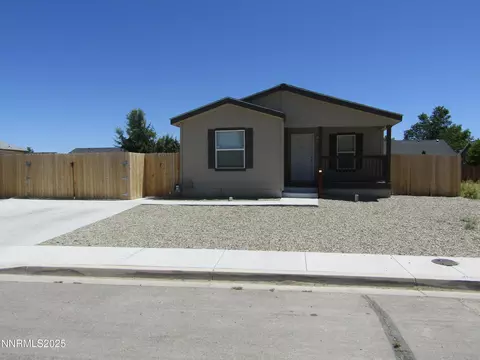 200 Quail Run Dr, Yerington, NV 89447