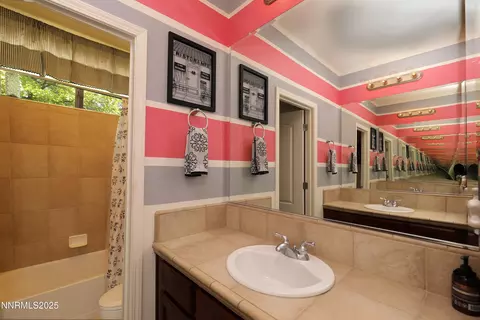 Bath - 590 Secretariat Ct, Reno, NV 89521 photo 5 of 5