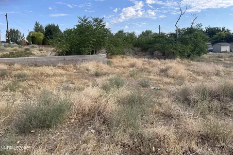 3 7 Bridge St, Yerington, NV 89447