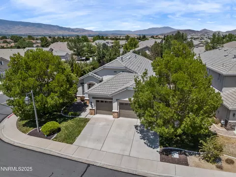 View/Area - 10095 Cascade Falls Dr, Reno, NV 89521 photo 3 of 13