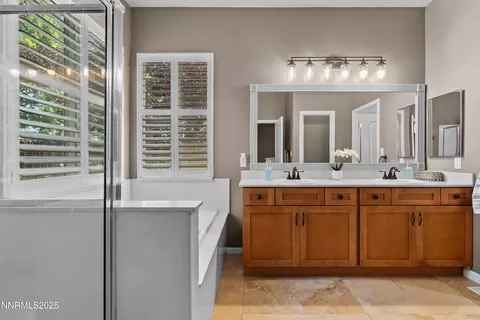 Bath - 10095 Cascade Falls Dr, Reno, NV 89521 photo 1 of 5