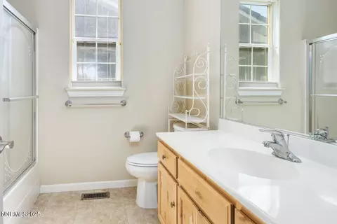 Bath - 929 Conifer Dr, Fallon, NV 89406 photo 1 of 3