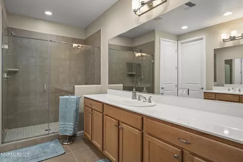Bath - 2280 Hyperion Ln, Reno, NV 89521 photo 1 of 3