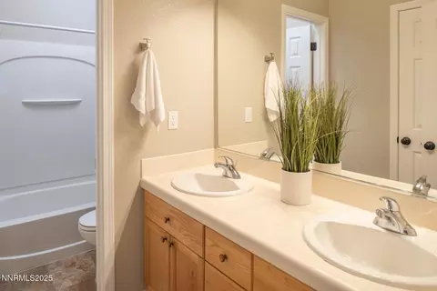 Bath - 9579 Mammoth Ct, Reno, NV 89521 photo 3 of 3