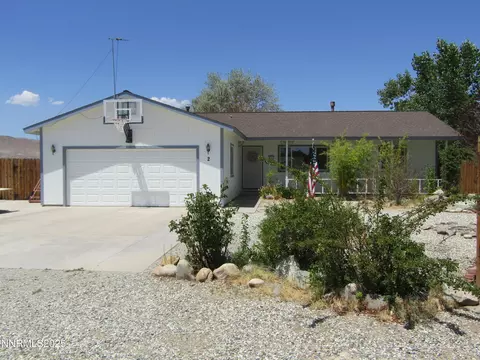 2 Pelham Ct, Yerington, NV 89447